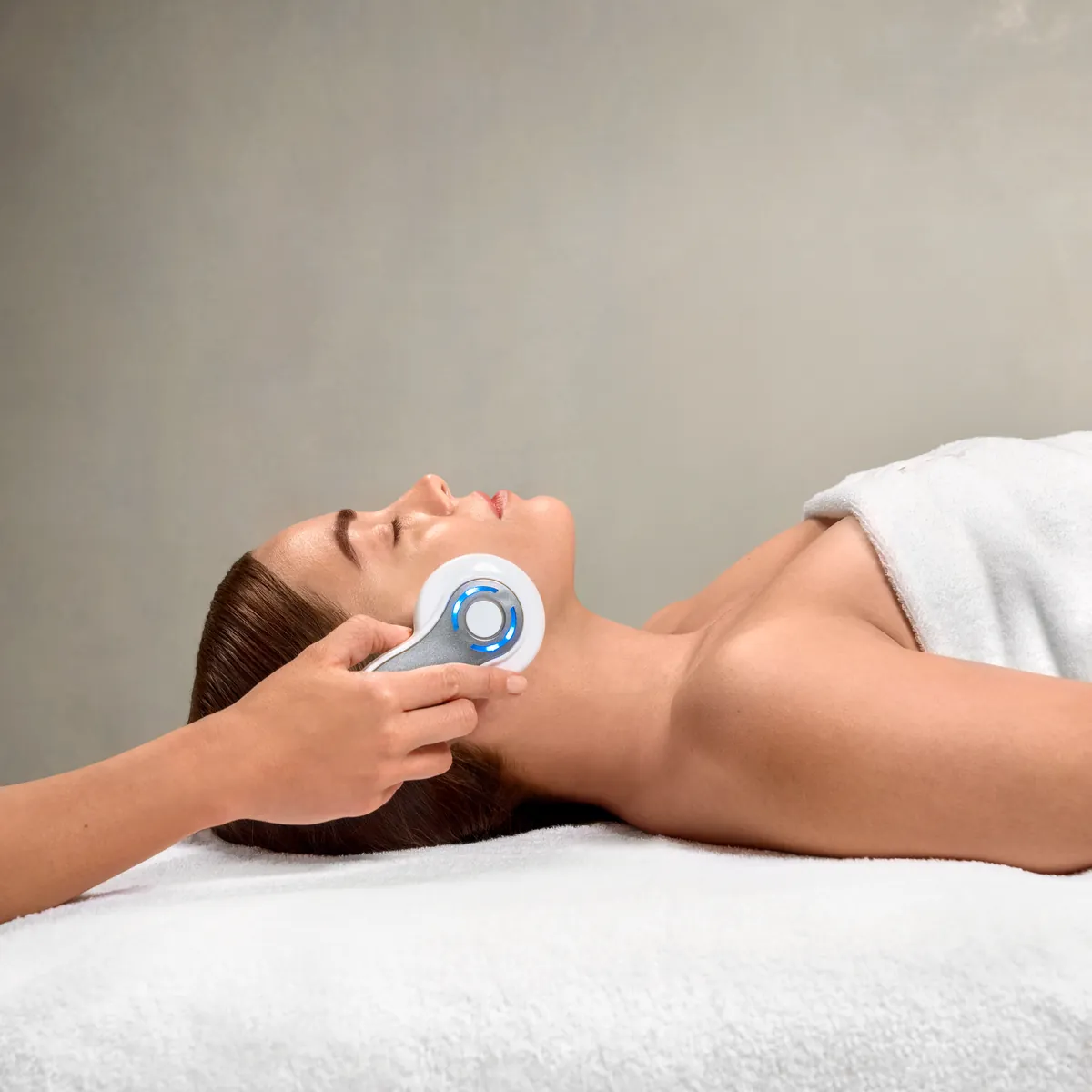 Apparative Kosmetik: persönliche Hautanalyse mit dem Gerät